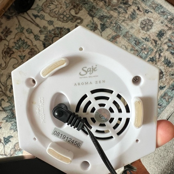 Saje White Zen Aromatherapy Diffuser - Picture 4 of 4